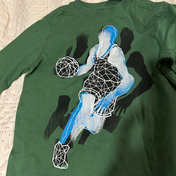 Children’s Place Basketball LS Tee Size 4 NWT - Picture 3 of 3